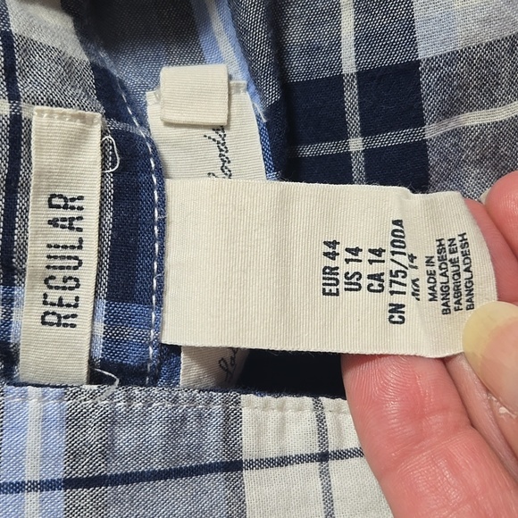 Lightweight button up - Picture 7 of 12